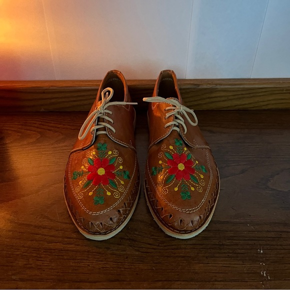 Agave Girl Boutique Handmade Mexican Shoes - Picture 2 of 7